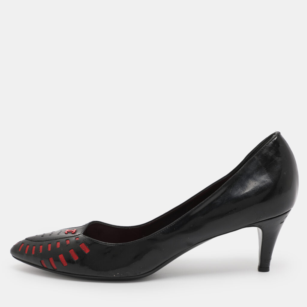 Chanel Black Patent Leather Pumps Size 38.5 Chanel Black Patent Leather Pumps Size 38.5