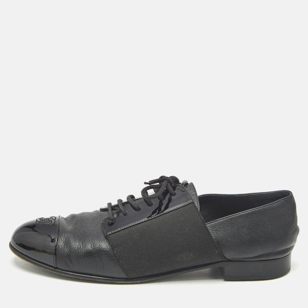 Chanel Black Leather Interlocking CC Logo Oxfords Size 38