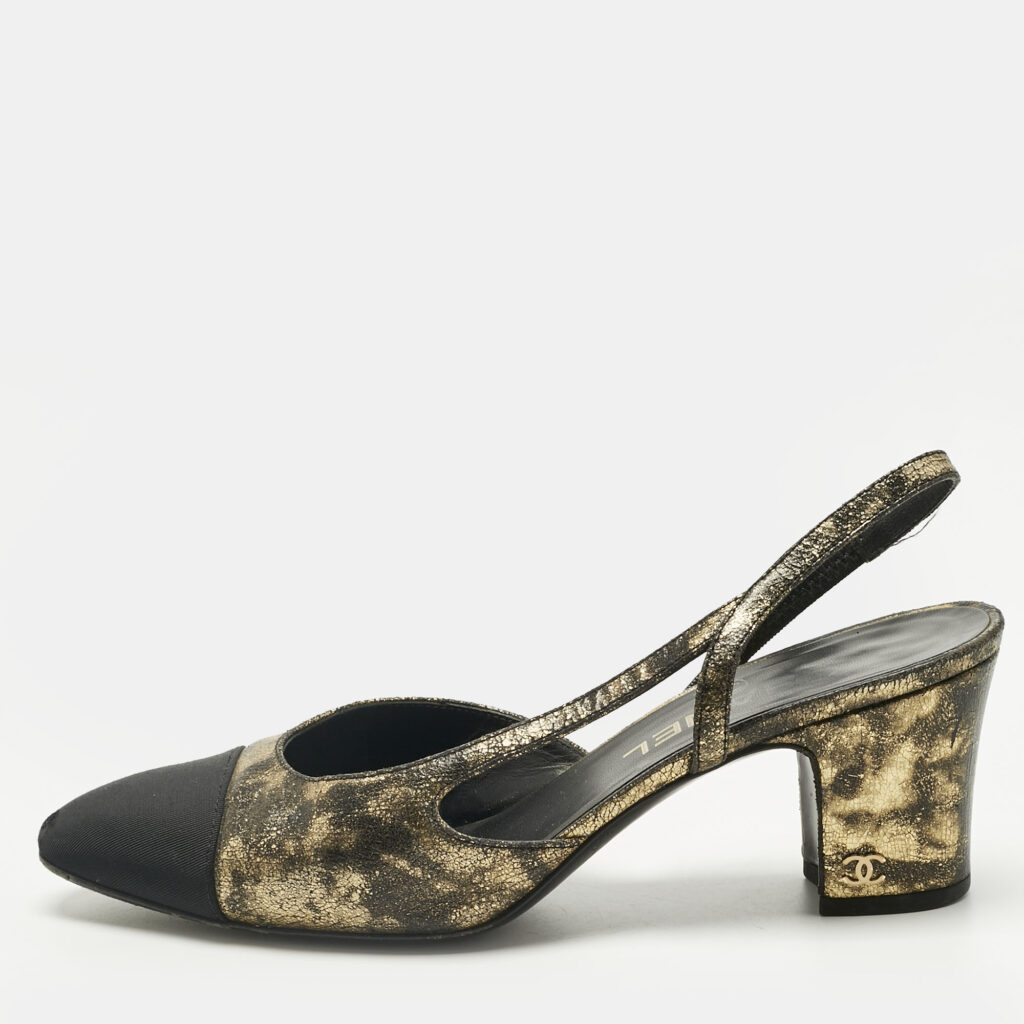 Chanel Black/Gold Canvas and Leather CC Cap Toe Slingback Pumps Size 37 Chanel Black/Gold Canvas and Leather CC Cap Toe Slingback Pumps Size 37