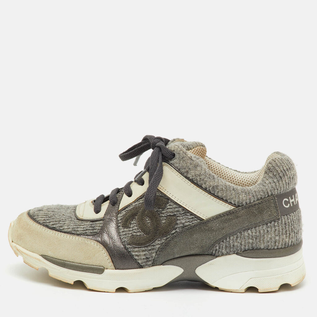 Chanel Grey/White Tweed, Suede and Leather Low Top CC Sneakers Size 35.5 Chanel Grey/White Tweed, Suede and Leather Low Top CC Sneakers Size 35.5