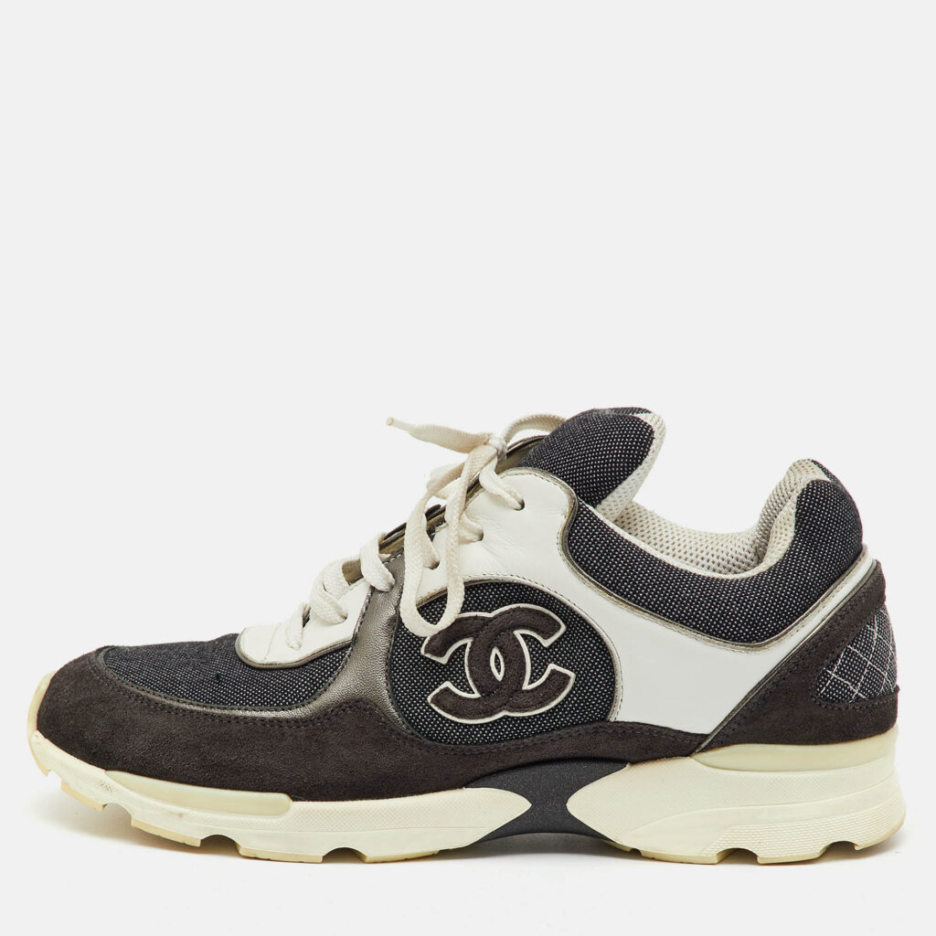 Chanel Black/Grey Fabric, Suede and Leather CC Low Top Sneakers Size 40.5 Chanel Black/Grey Fabric, Suede and Leather CC Low Top Sneakers Size 40.5