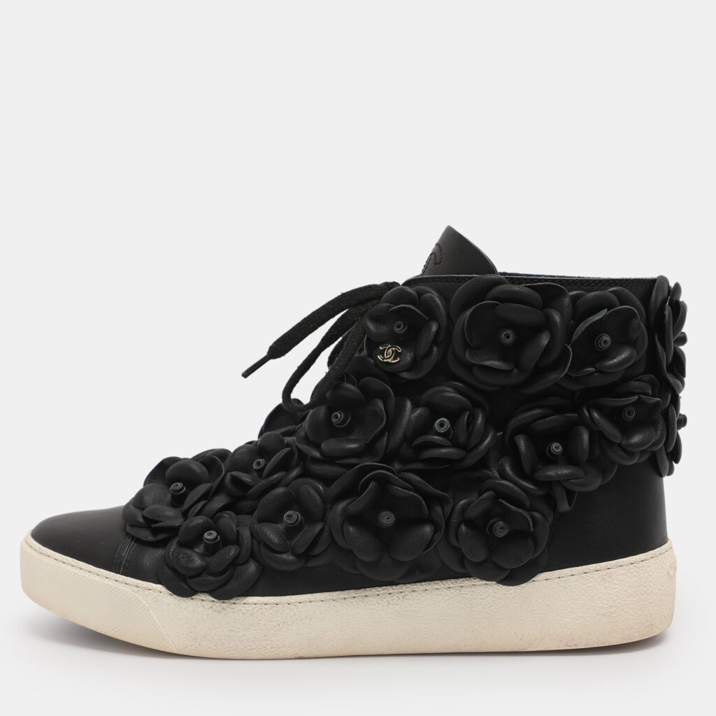 Chanel Black CC Camellia Lace High Top Sneakers Size 40 Chanel Black CC Camellia Lace High Top Sneakers Size 40