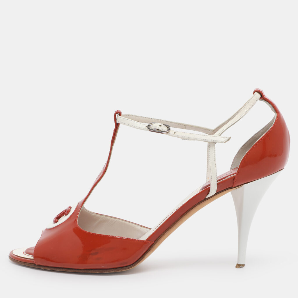 Chanel Brick Red/White Patent and Leather CC Ankle Strap Sandals Size 40