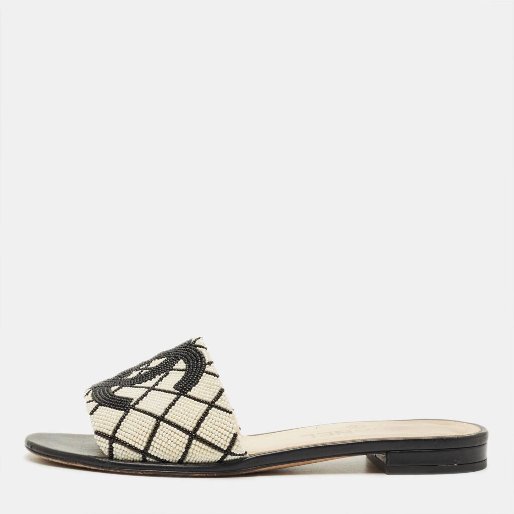 Chanel Black/White Faux Pearl Embellished CC Flat Slides Size 36.5