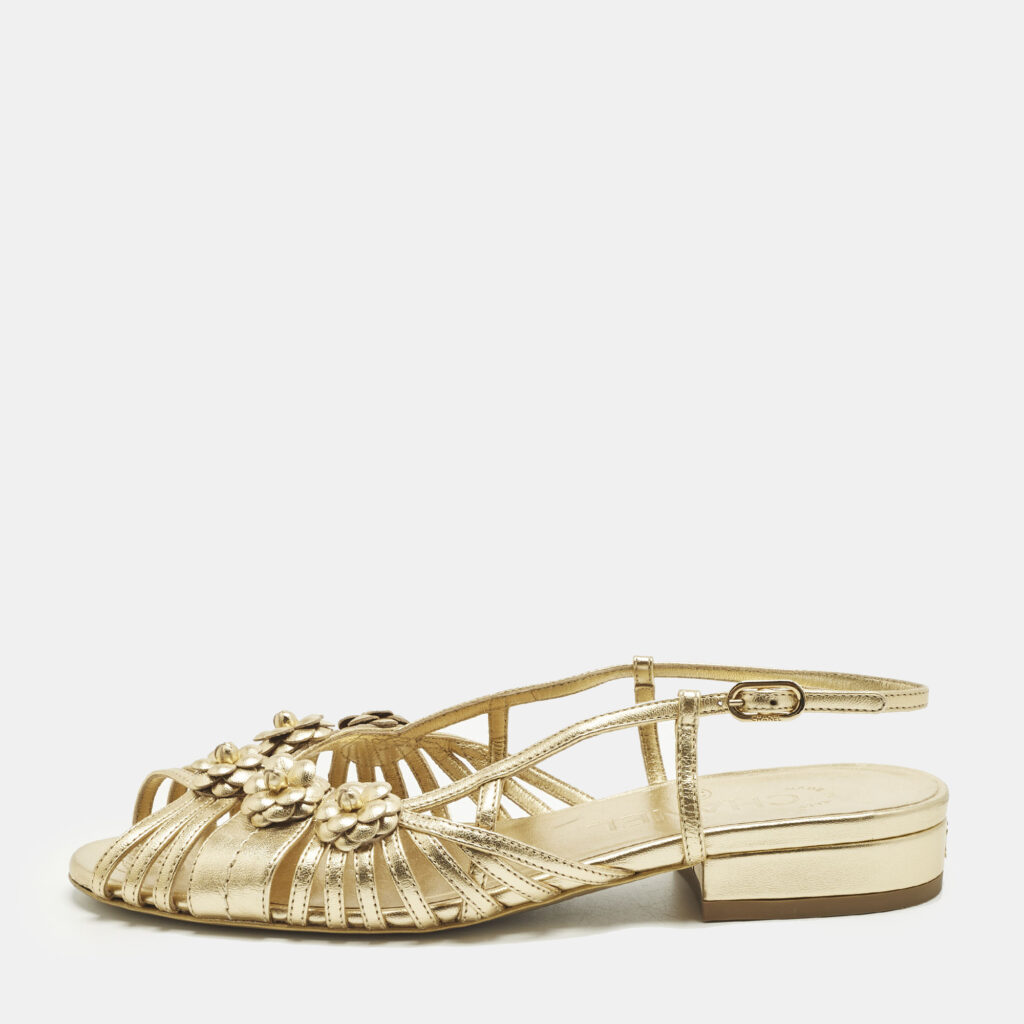 luxury-women-chanel-used-shoes-p1246123-002.jpg Chanel Camelia Size 36 Gold Leather Slingback Sandals