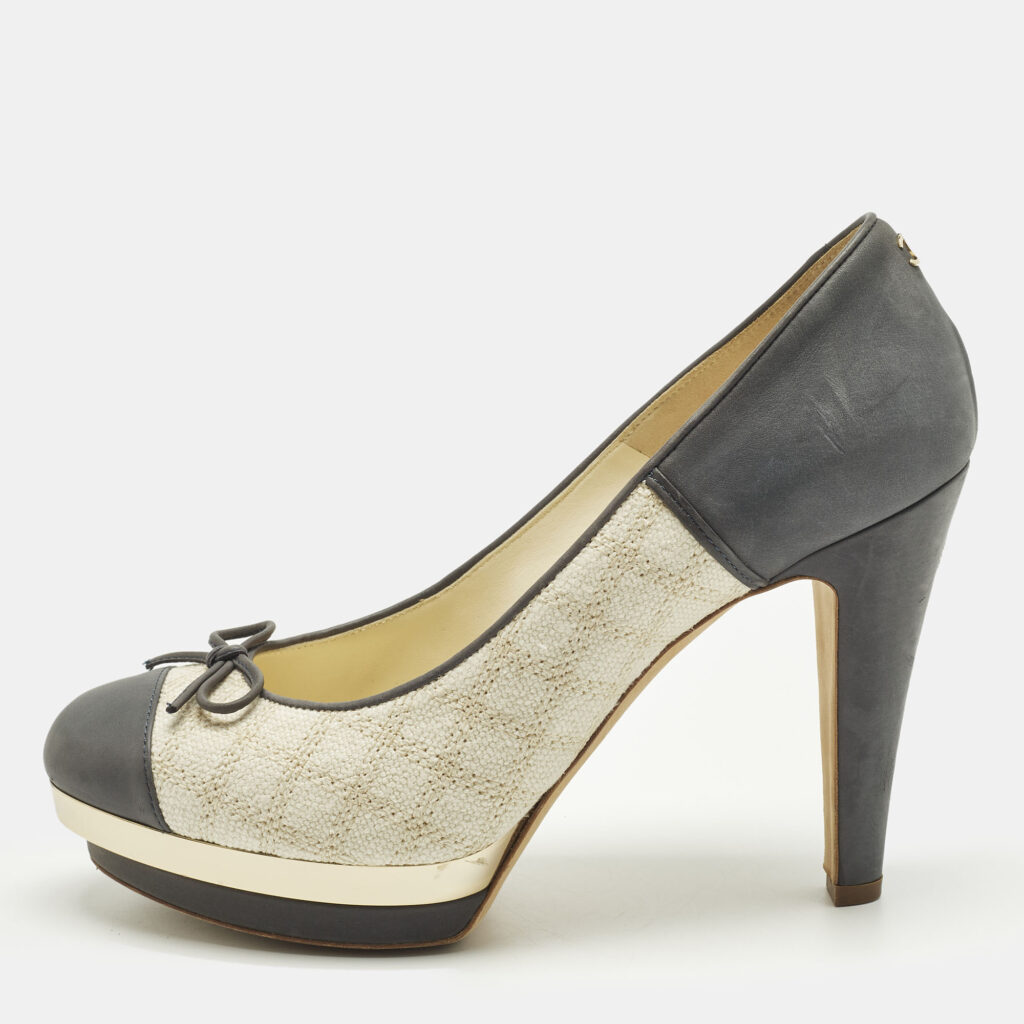 Chanel Size 38.5 Grey/White Canvas and Leather Platform Pumps Chanel Size 38.5 Grey/White Canvas and Leather Platform Pumps