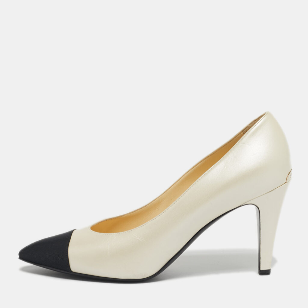 Chanel CC Size 41 Beige/Black Canvas and Leather Cap Toe Pumps