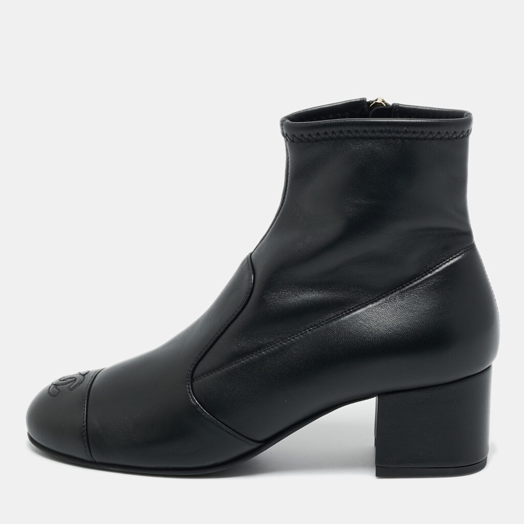 luxury-women-chanel-used-shoes-p1247649-001-1.jpg Chanel Size 38 Black Leather CC Cap Toe Ankle Length Boots
