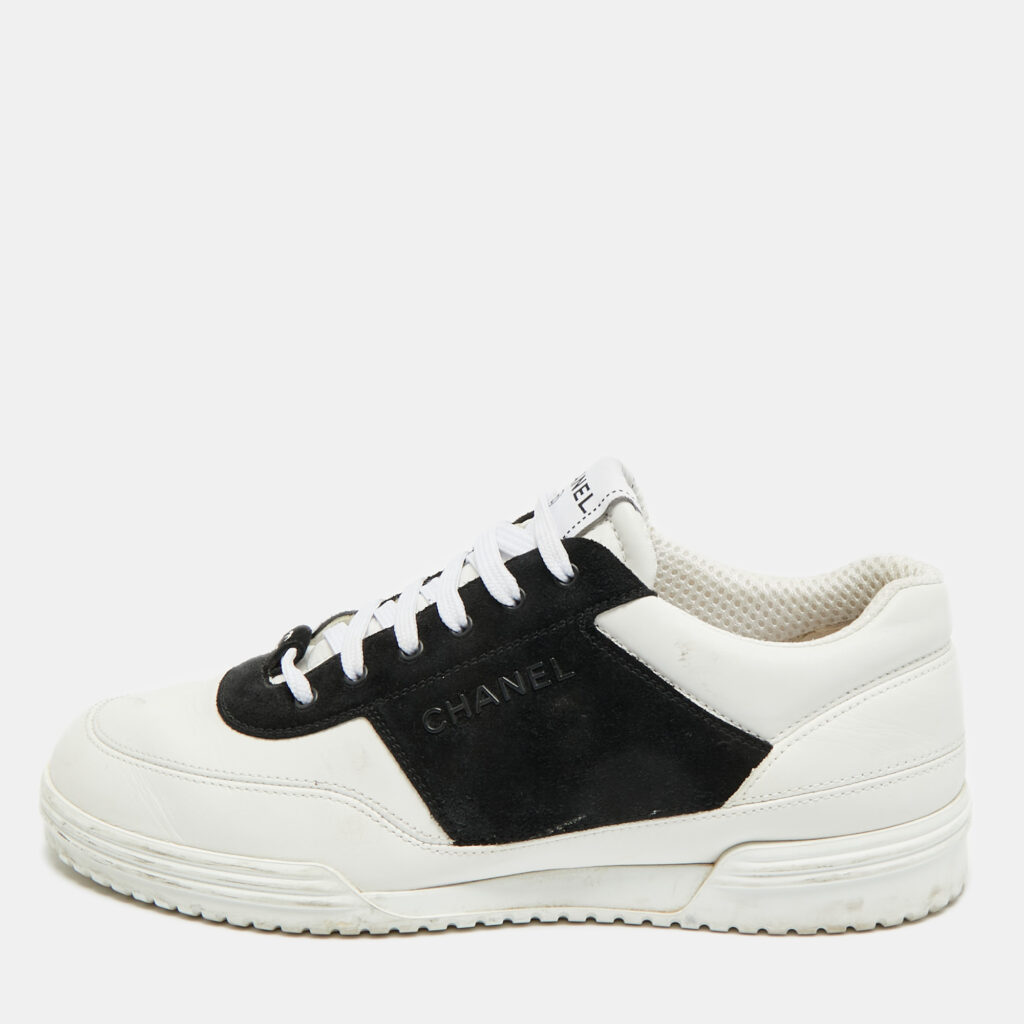 Chanel Size 39.5 White/Black Leather and Suede Lace Up Sneakers Chanel Size 39.5 White/Black Leather and Suede Lace Up Sneakers
