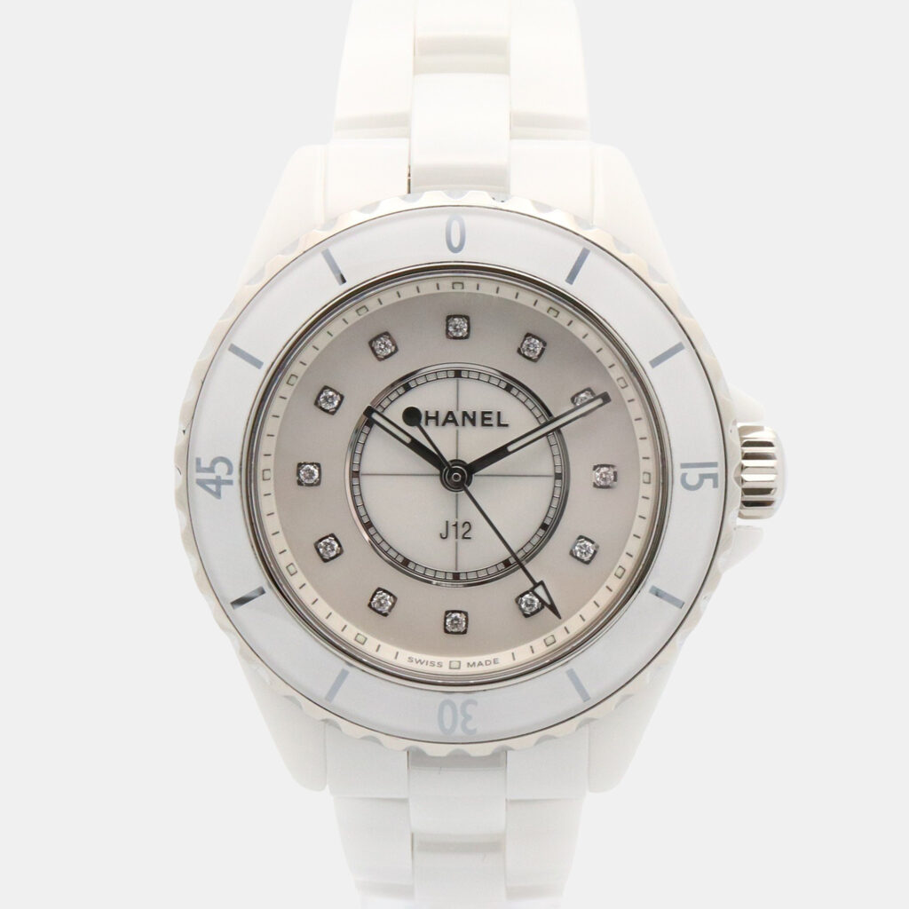 Chanel Ceramic J12 H5704 Quartz Stainless Steel Women's Wristwatch 33.5 mm Chanel Ceramic J12 H5704 Quartz Stainless Steel Women's Wristwatch 33.5 mm