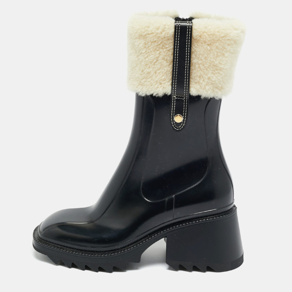 Chloé Black Rubber and Shearling Fur Betty Rain Boots Size 36 Chloé Black Rubber and Shearling Fur Betty Rain Boots Size 36
