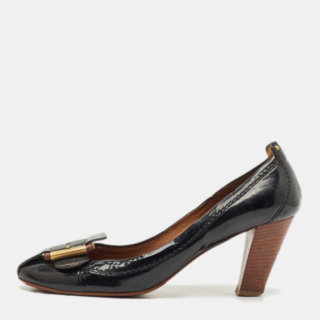luxury-women-chloe-used-shoes-p1185694-001-1.jpg Chloe Black Patent Leather Buckle Detail Block Heel Pumps Size 41