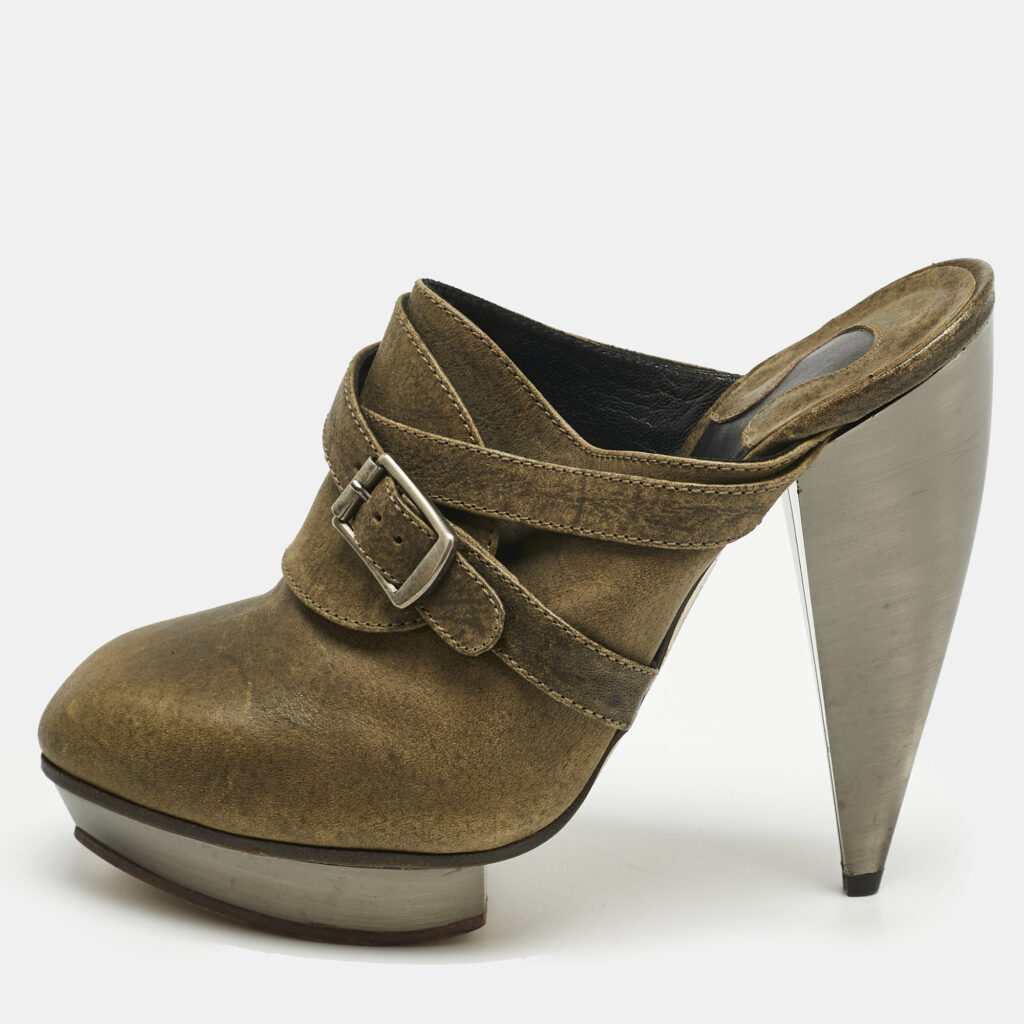 Chloé Green Leather Buckle Clogs Size 37 Chloé Green Leather Buckle Clogs Size 37