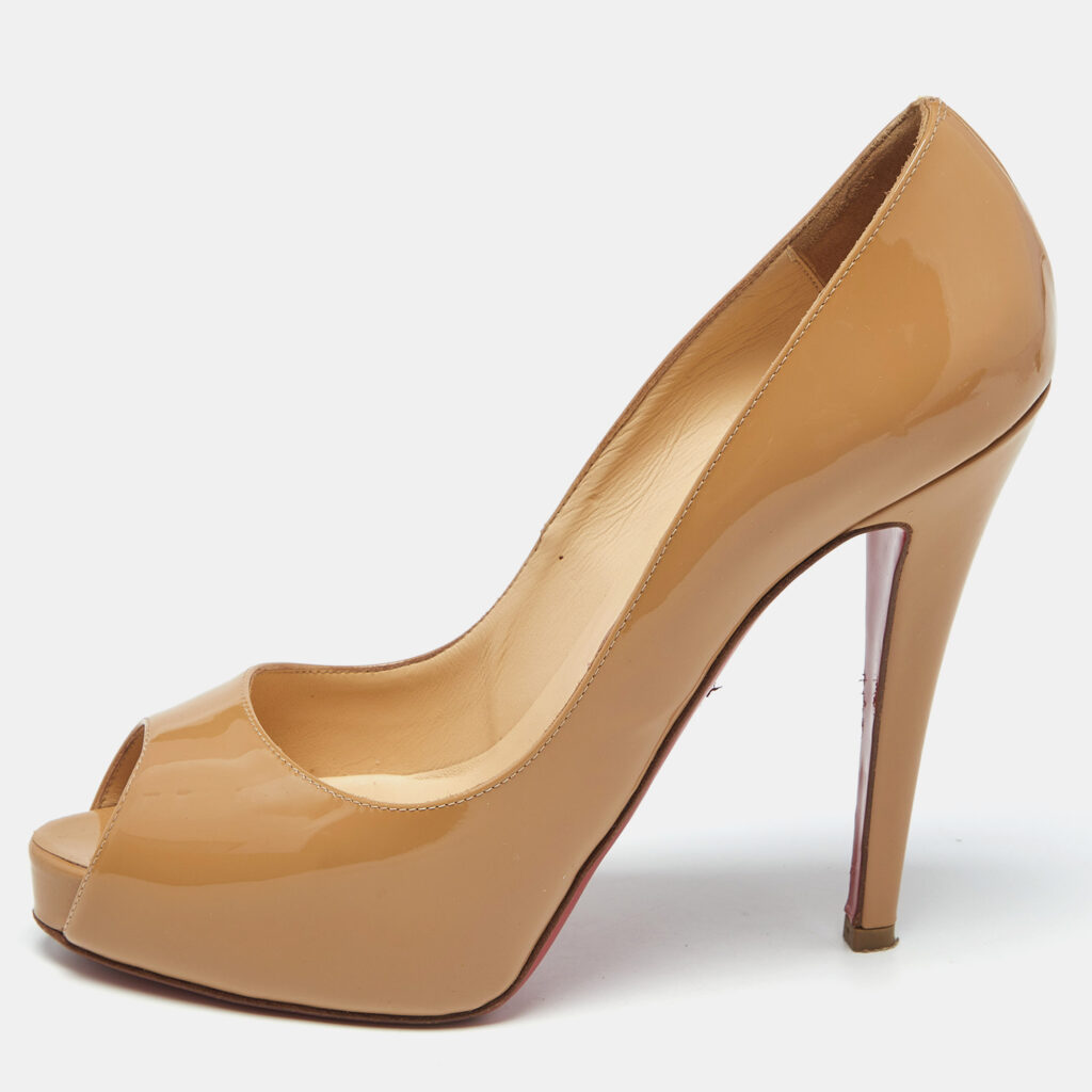 Christian Louboutin Beige Patent Leather Very Prive Pumps Size 37.5 Christian Louboutin Beige Patent Leather Very Prive Pumps Size 37.5