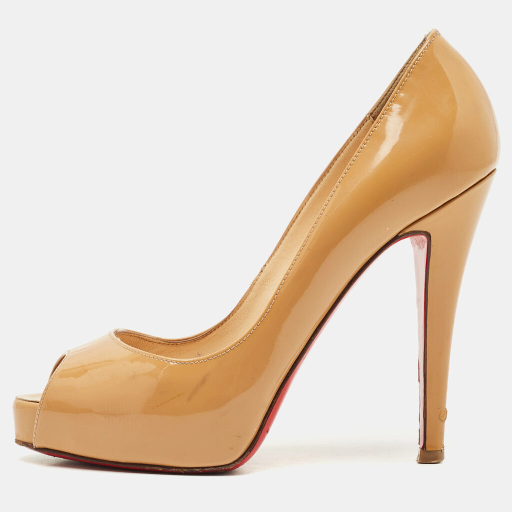 Christian Louboutin Beige Patent Leather Very Prive Peep Toe Platform Pumps Size 34 Christian Louboutin Beige Patent Leather Very Prive Peep Toe Platform Pumps Size 34