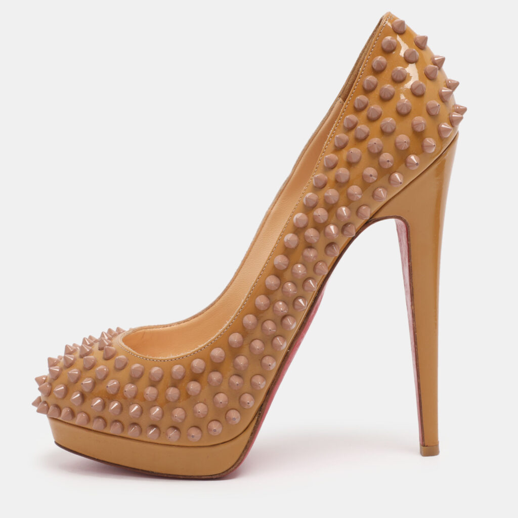 Christian Louboutin Beige Patent Leather Alti Spiked Platform Pumps Size 39 Christian Louboutin Beige Patent Leather Alti Spiked Platform Pumps Size 39