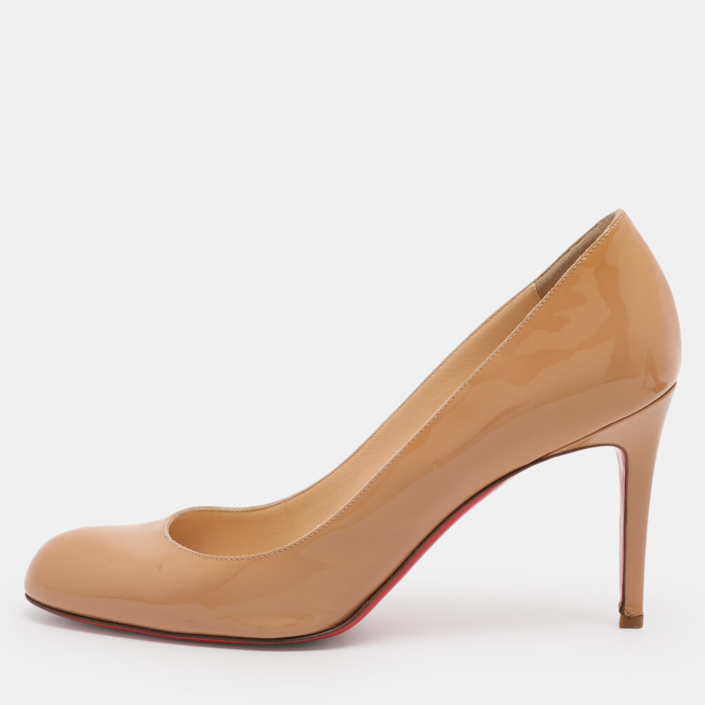 Christian Louboutin Beige Patent Leather Simple Pumps Size 39 Christian Louboutin Beige Patent Leather Simple Pumps Size 39