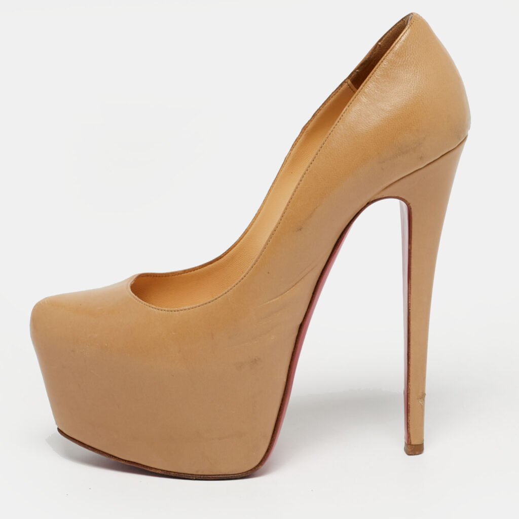 Christian Louboutin Daffodile Size 37.5 Beige Leather Platform Pumps
