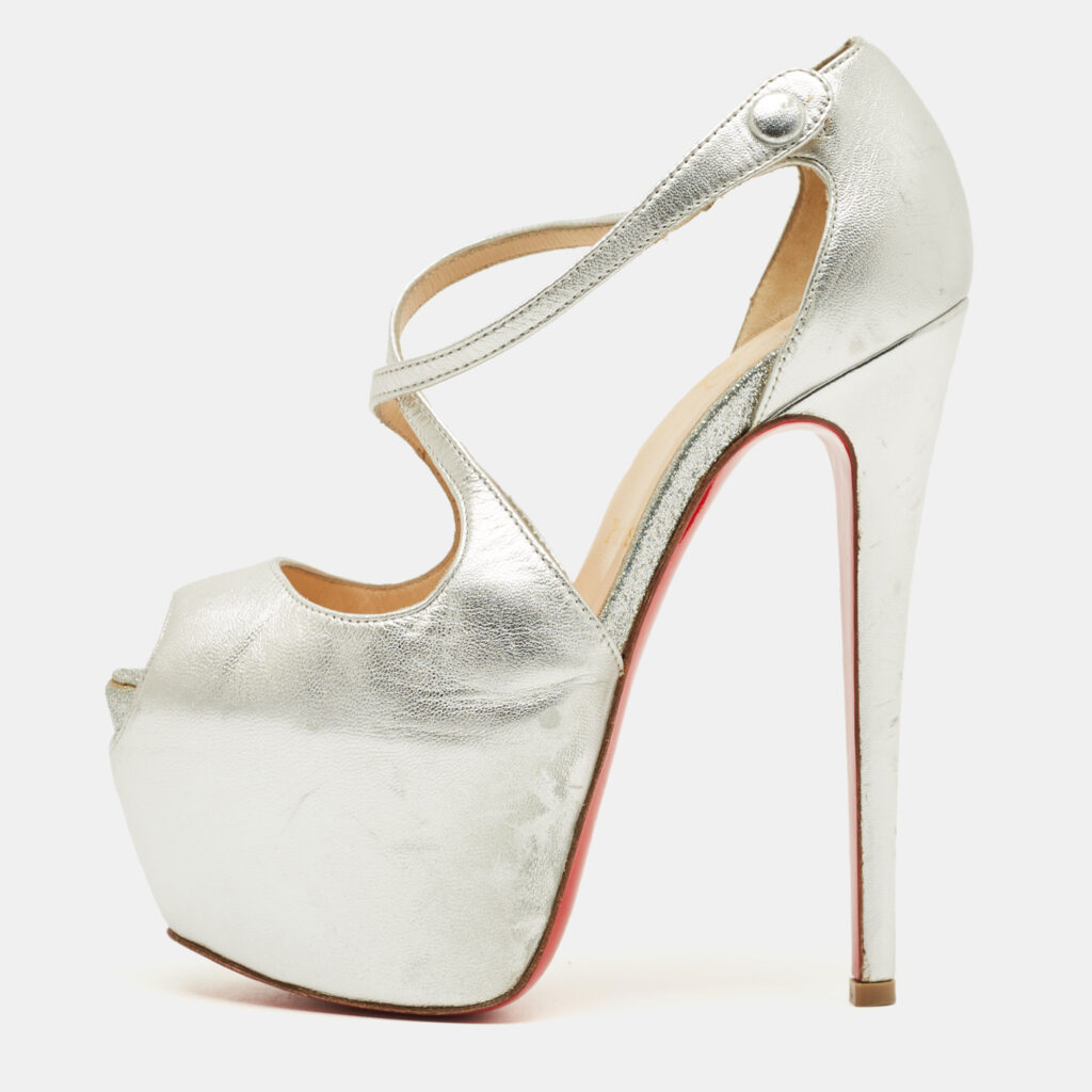 Christian Louboutin Cross Me Size 35 Silver Leather Ankle Strap Sandals Christian Louboutin Cross Me Size 35 Silver Leather Ankle Strap Sandals