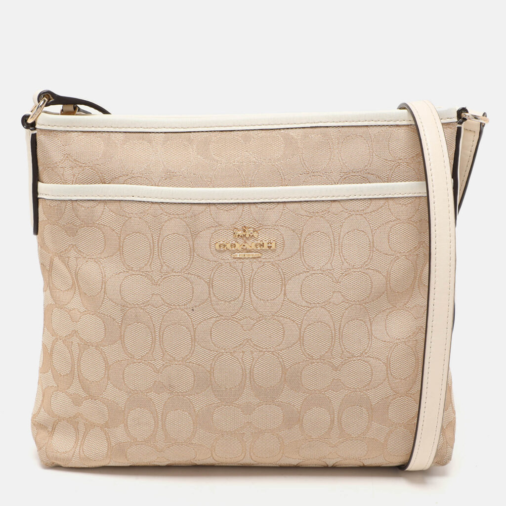 Coach Beige/White Signature Canvas and Leather Swingpack File Crossbody Bag Coach Beige/White Signature Canvas and Leather Swingpack File Crossbody Bag