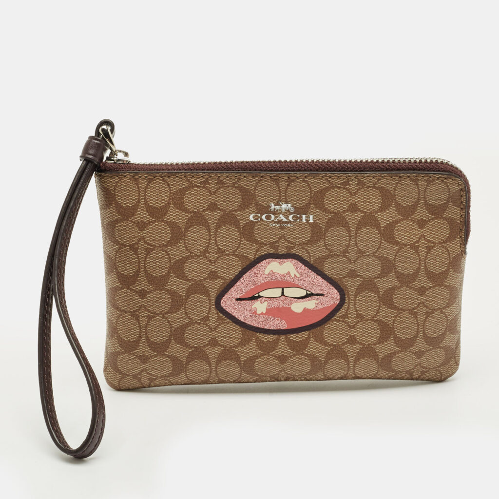 Coach Beige Signature Coated Canvas Lip Corner Wristlet Pouch Coach Beige Signature Coated Canvas Lip Corner Wristlet Pouch