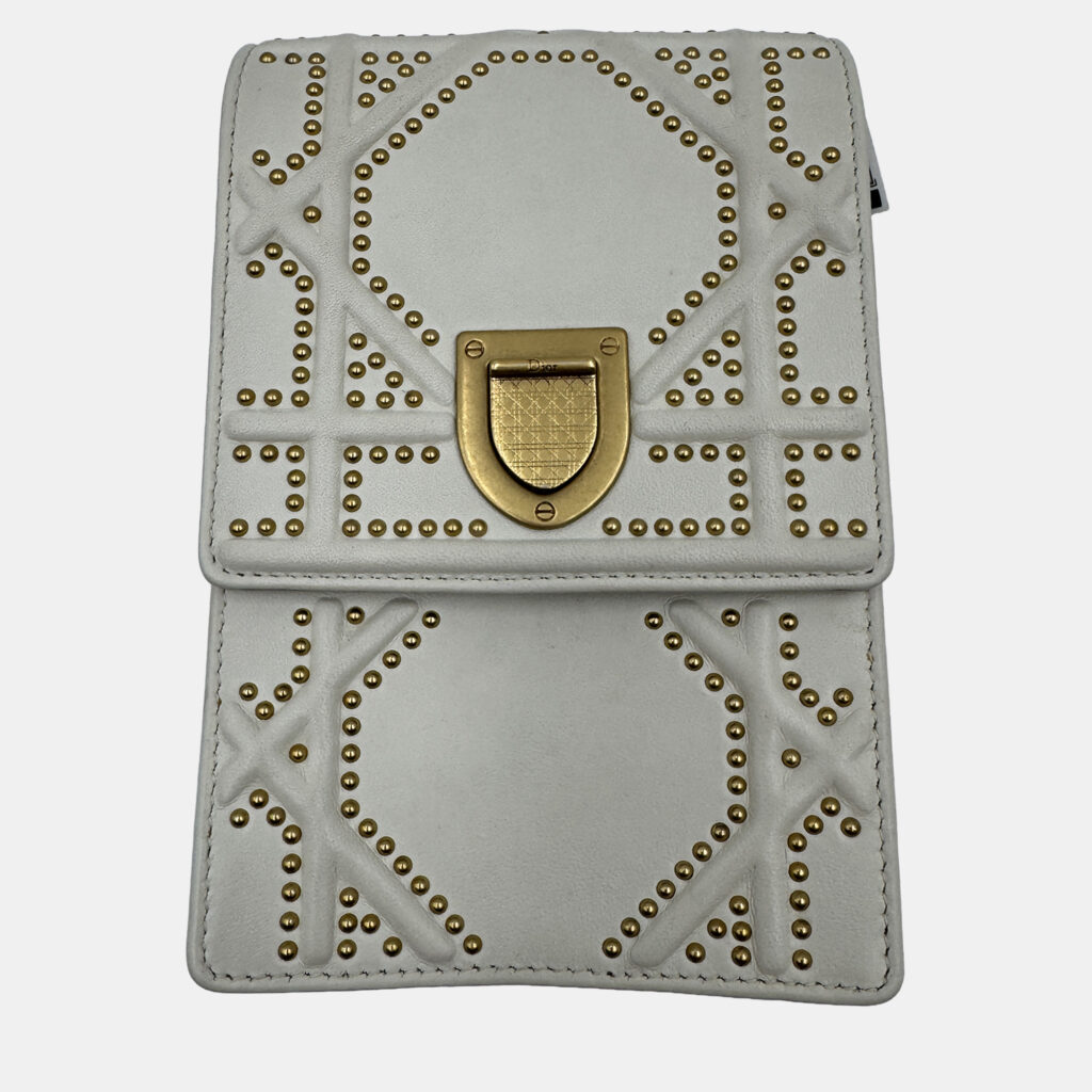 Dior white Leather Studded Diorama Vertical Chain Clutch Dior white Leather Studded Diorama Vertical Chain Clutch
