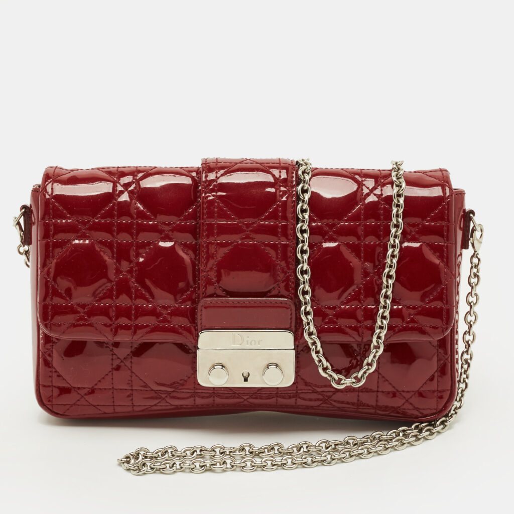 luxury-women-dior-used-handbags-p1249643-014.jpg Dior New Lock Red Cannage Patent Leather Chain Clutch