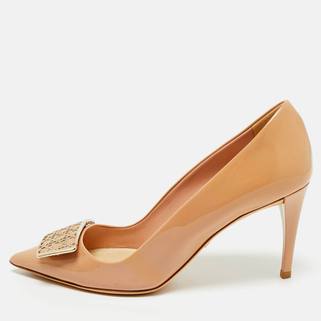 Dior Beige Cannage Patent Leather Buckle Embellished Pointed Toe Pumps Size 38.5 Dior Beige Cannage Patent Leather Buckle Embellished Pointed Toe Pumps Size 38.5