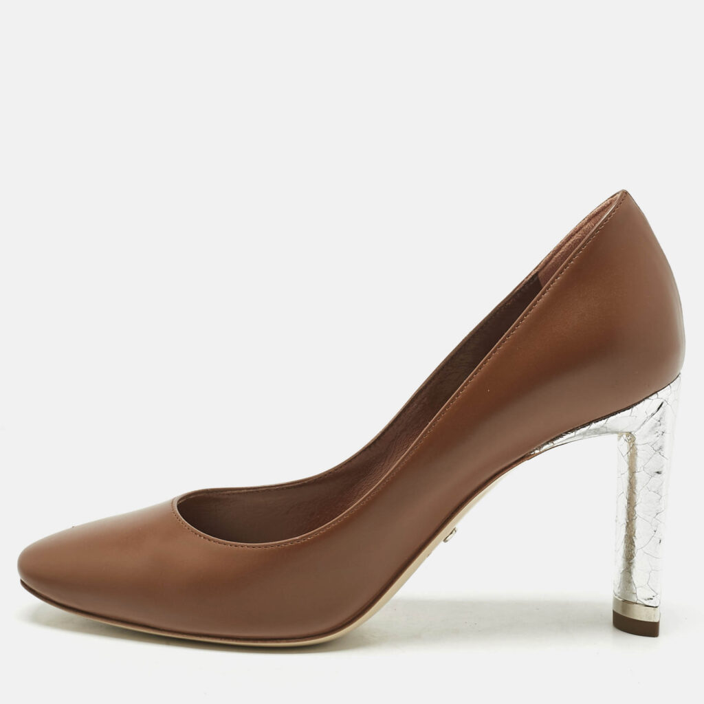 Dior Brown Leather Round Toe Pumps Size 35 Dior Brown Leather Round Toe Pumps Size 35