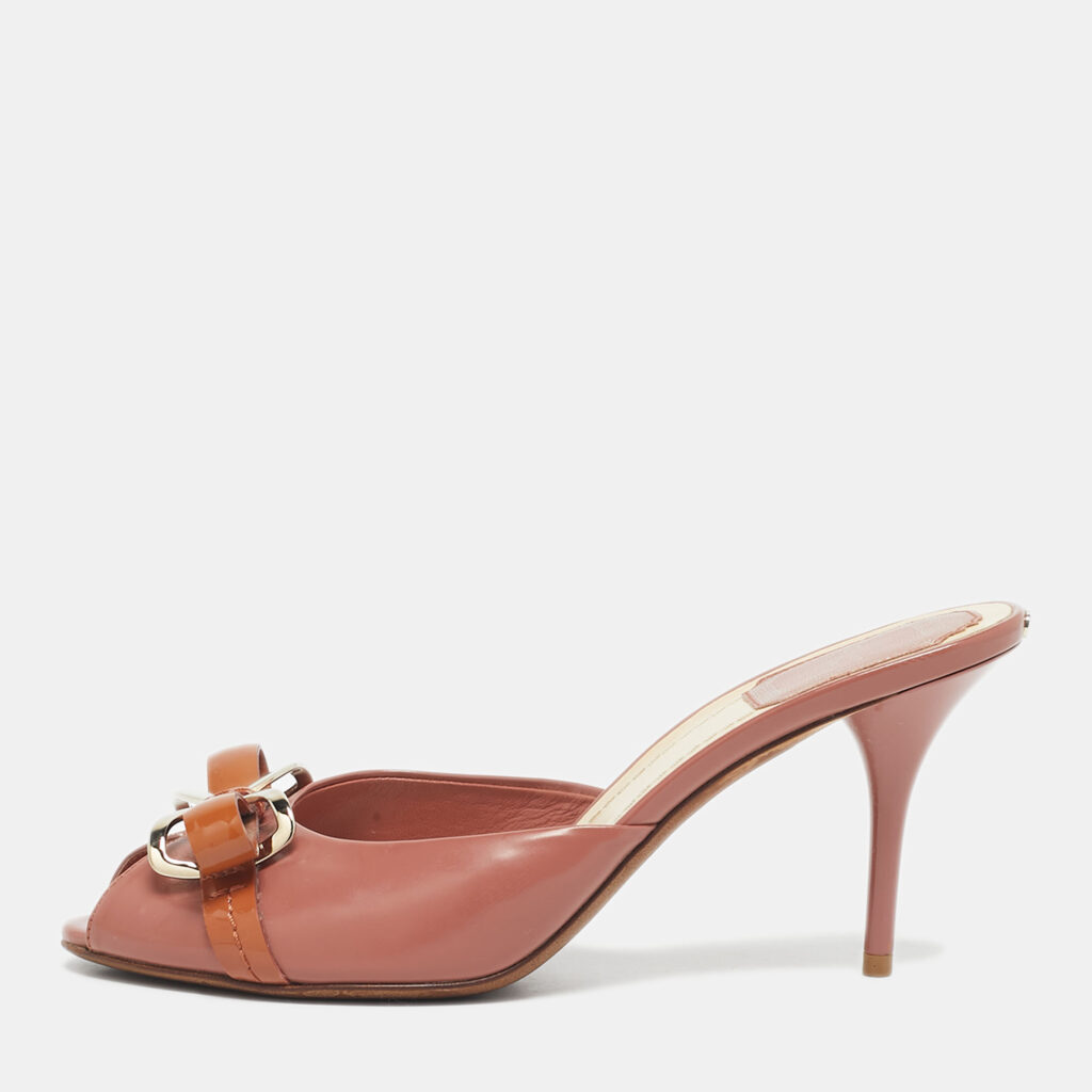 Dior Beige Patent Leather Bow Peep Toe Slide Sandals Size 37 Dior Beige Patent Leather Bow Peep Toe Slide Sandals Size 37