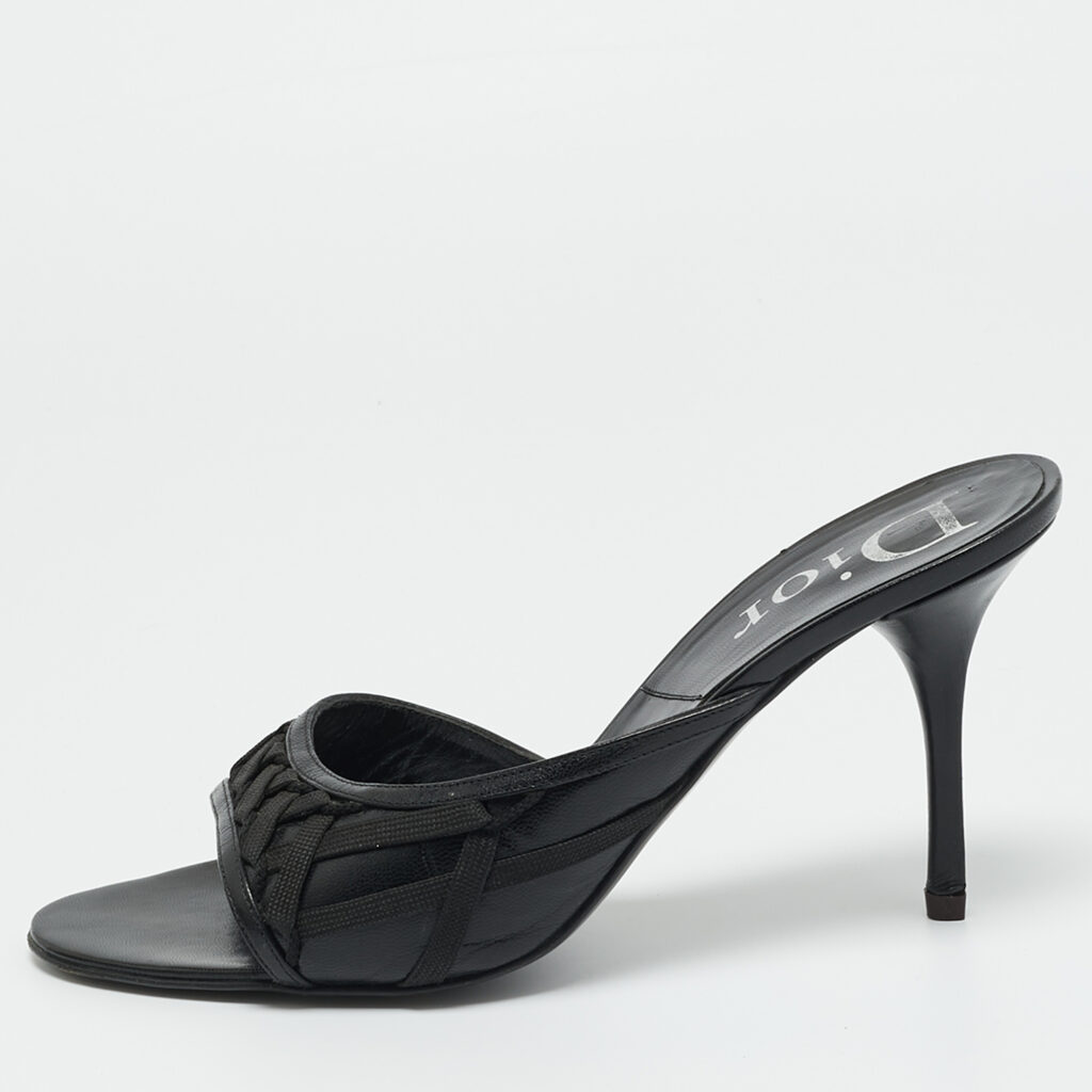 luxury-women-dior-used-shoes-p1205304-001-1.jpg Dior Black Leather and knit Fabric Open Toe Slide Sandals Size 41