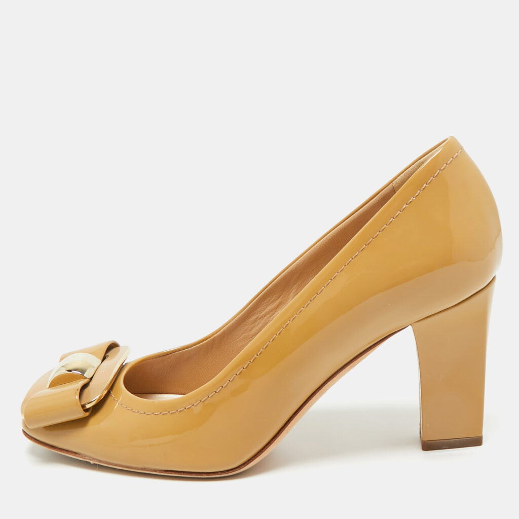 Dior Beige Patent Leather Bow Round Toe Pumps Size 35.5