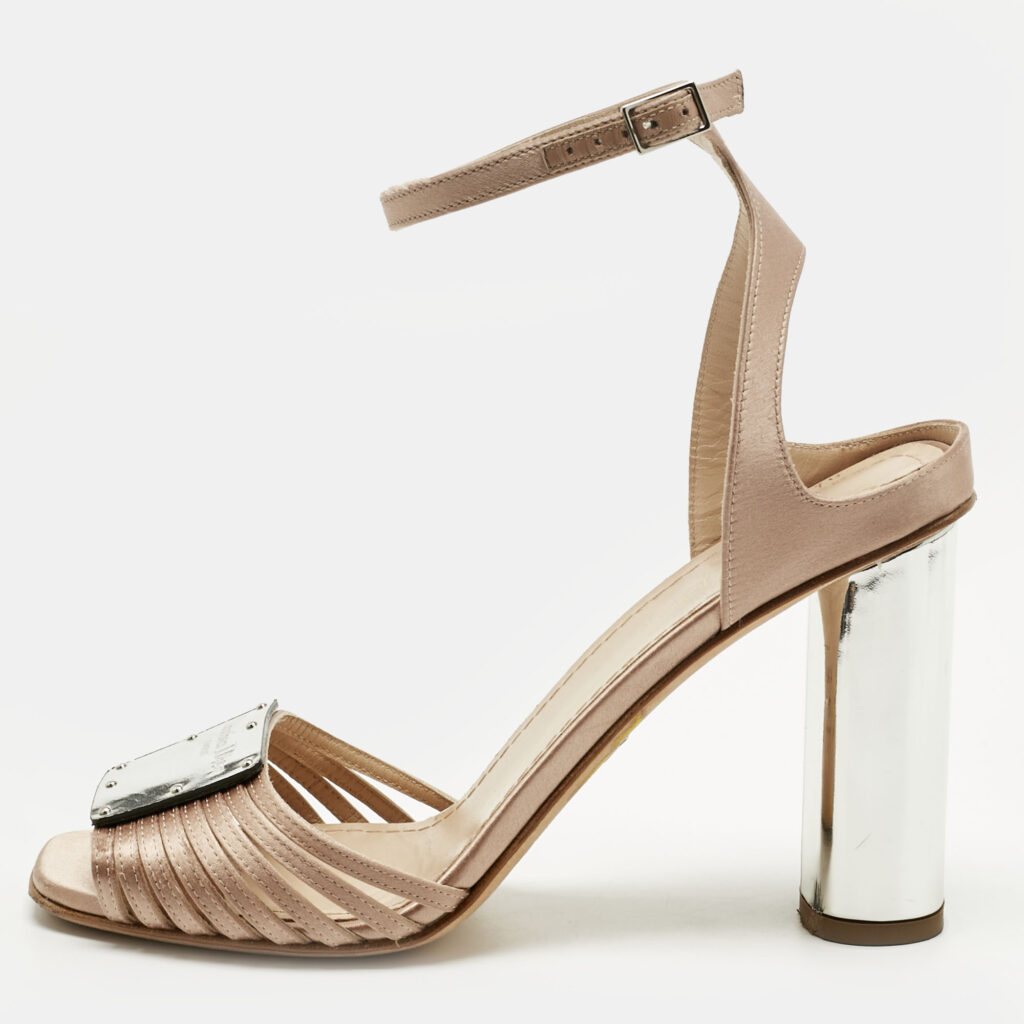 Dior Beige Satin Ankle Strap Block Heel Sandals Size 39 Dior Beige Satin Ankle Strap Block Heel Sandals Size 39