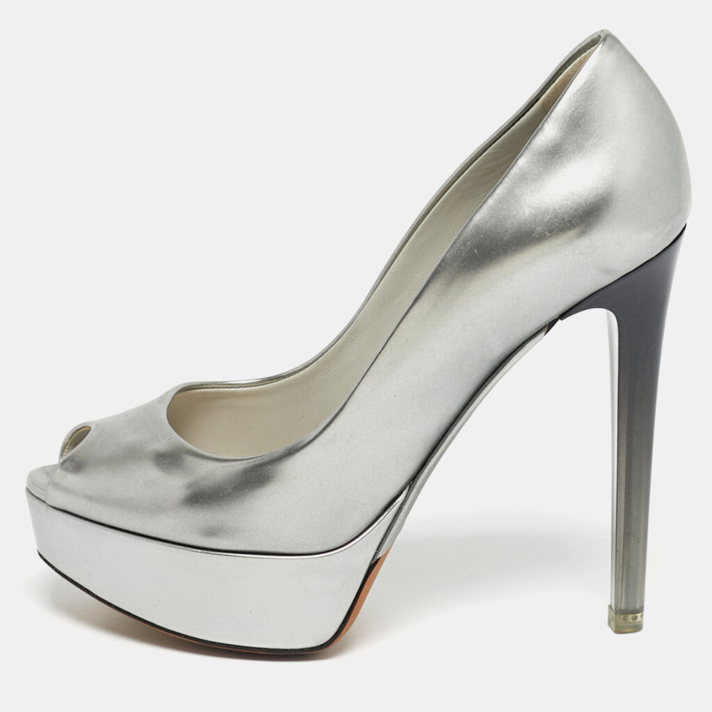 luxury-women-dior-used-shoes-p1243089-001.jpg Dior Silver Patent Leather Miss Dior Peep Toe Pumps Size 35