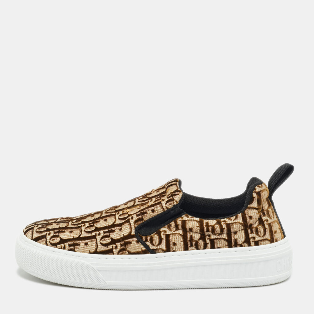 luxury-women-dior-used-shoes-p1244358-001-1.jpg Dior Brown Oblique Velvet Solar Sneakers Size 38