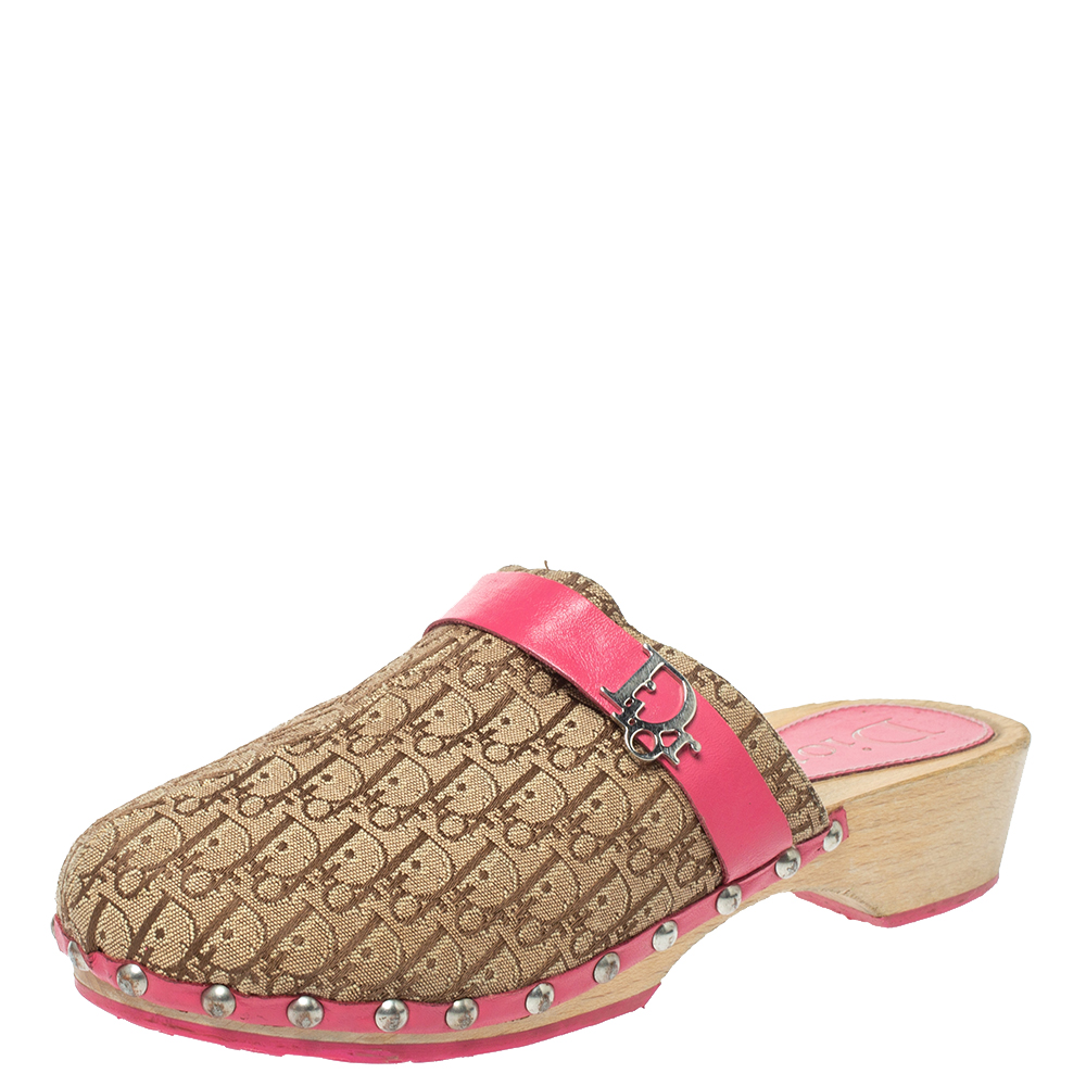 Dior Pink/White Diorissimo Canvas And Leather Trim Clog Mules Size 34 Dior Pink/White Diorissimo Canvas And Leather Trim Clog Mules Size 34