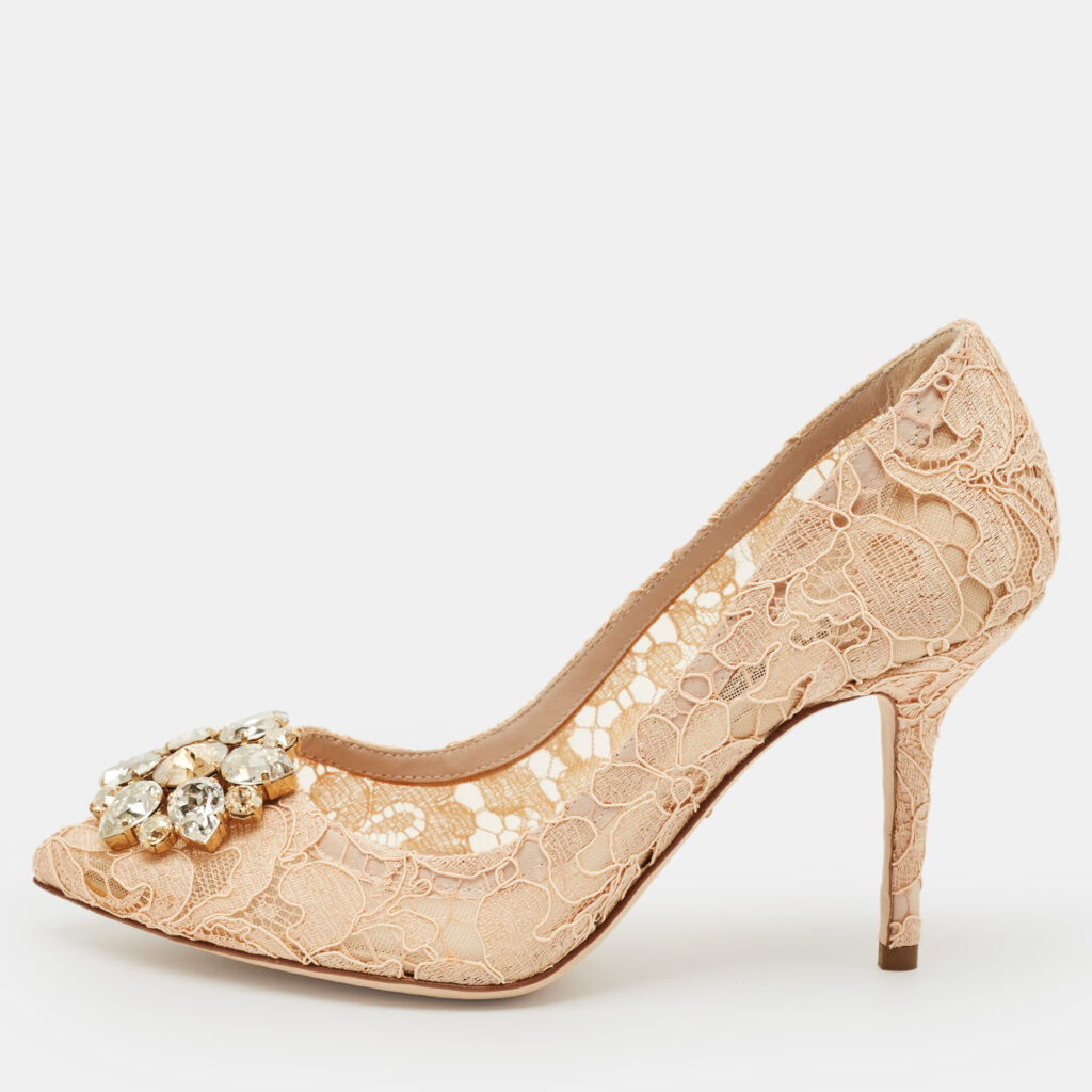 Dolce & Gabbana Cream Lace Bellucci Embellished Pointed Toe Pumps Size 36.5 Dolce & Gabbana Cream Lace Bellucci Embellished Pointed Toe Pumps Size 36.5