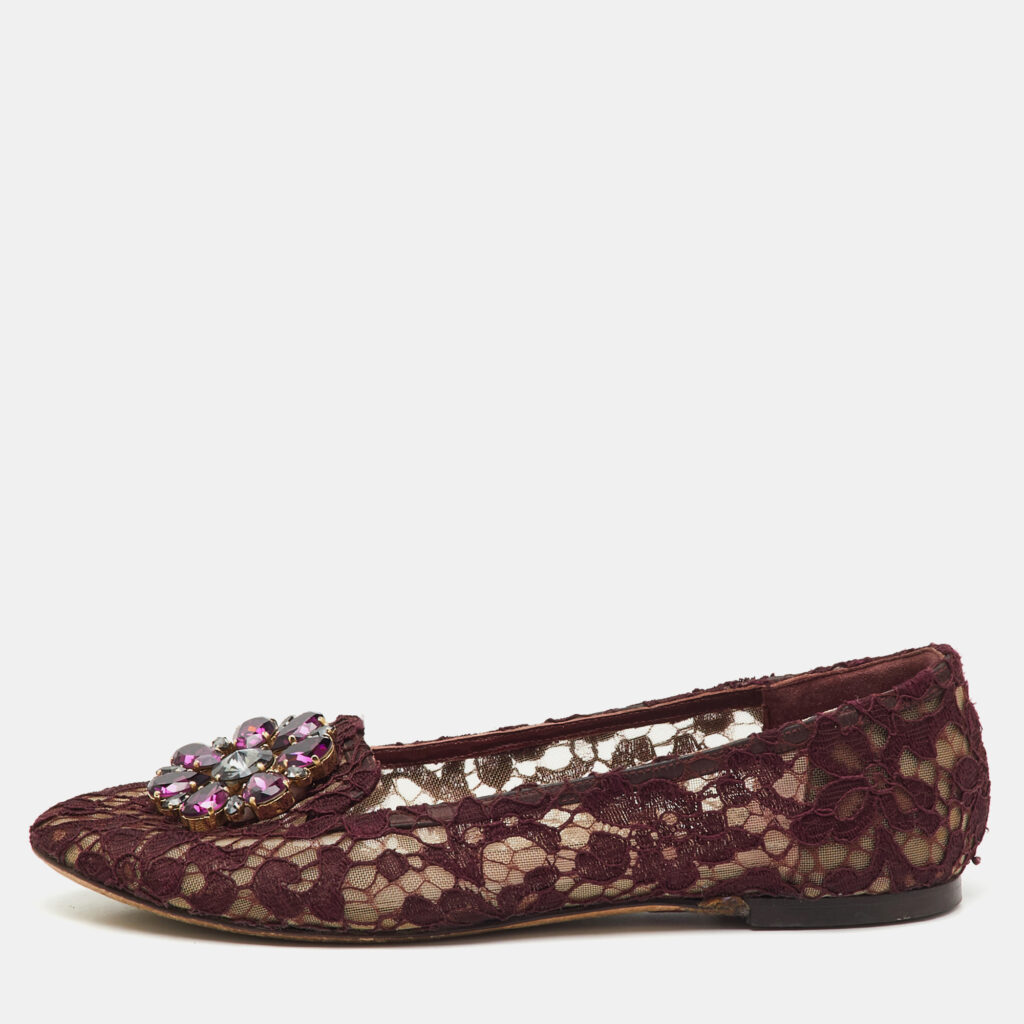 Dolce & Gabbana Burgundy Lace Crystal Embellished Taormina Ballet Flats Size 39 Dolce & Gabbana Burgundy Lace Crystal Embellished Taormina Ballet Flats Size 39