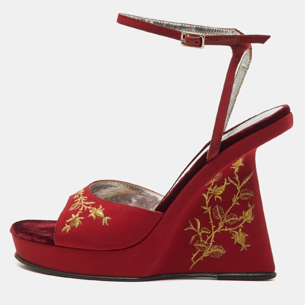 Dolce & Gabbana Red Fabric Embroidered Accent Wedge Ankle Strap Sandals Size 36 Dolce & Gabbana Red Fabric Embroidered Accent Wedge Ankle Strap Sandals Size 36