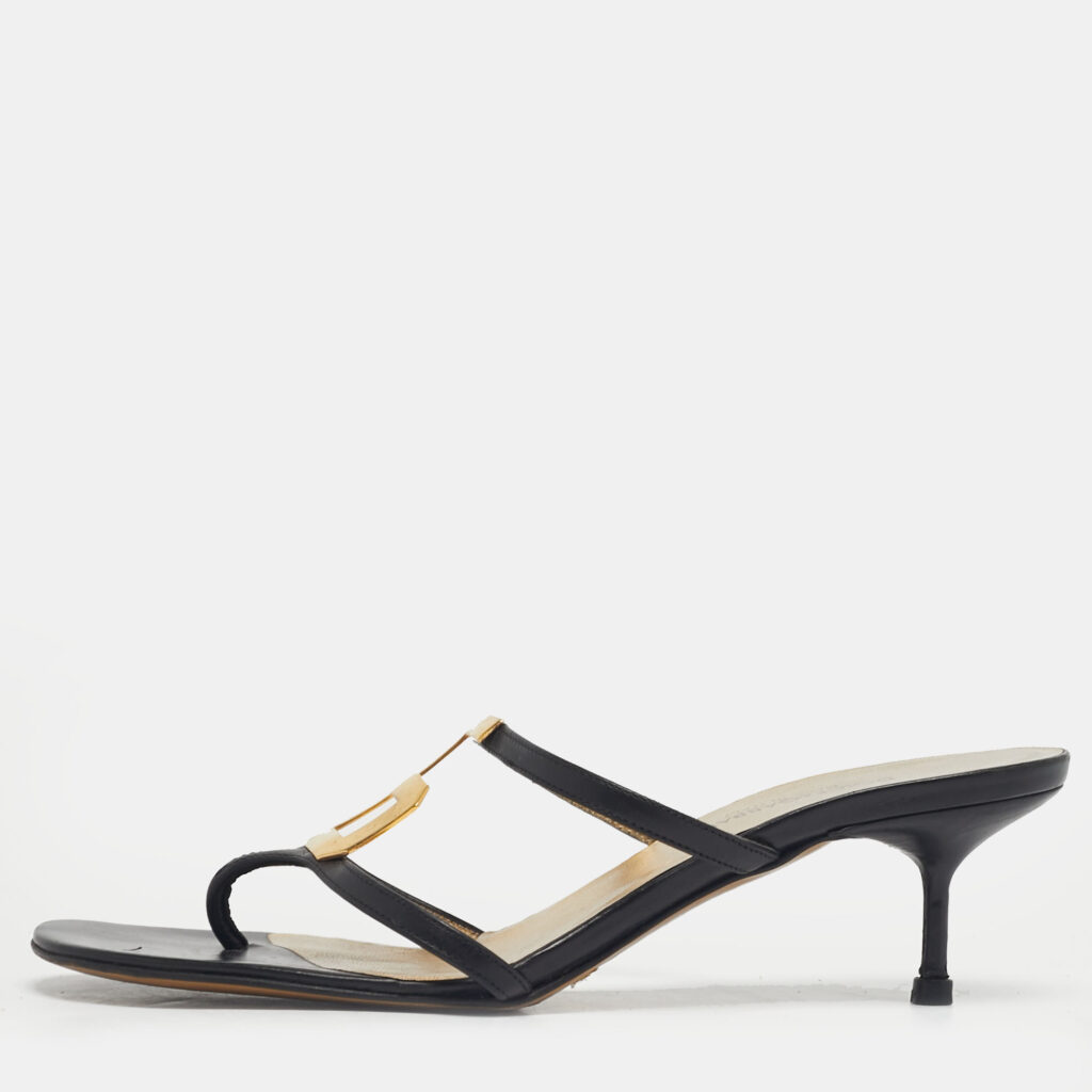 Dolce & Gabbana Black Leather Logo Plaque Thong Sandals Size 36 Dolce & Gabbana Black Leather Logo Plaque Thong Sandals Size 36