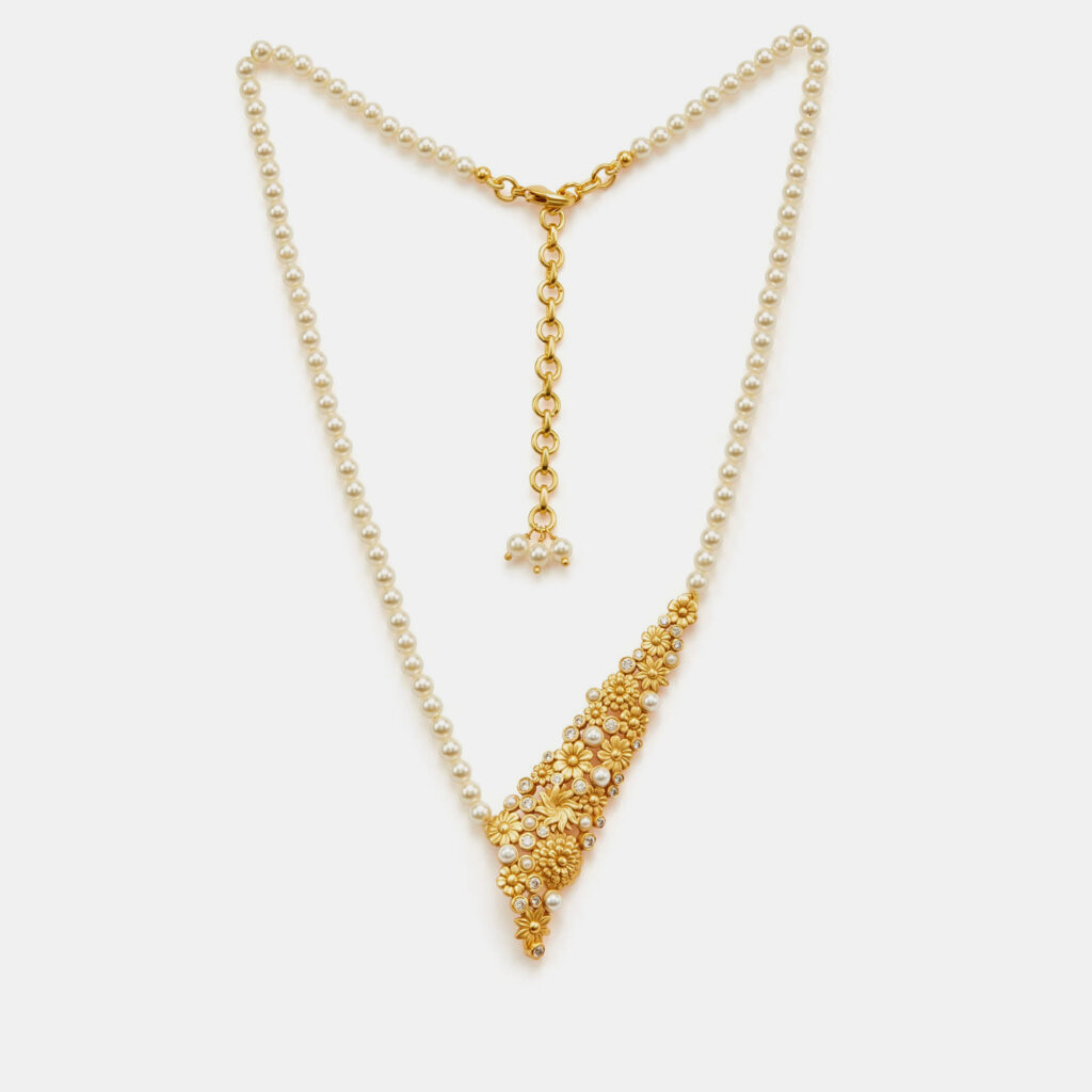 Aulerth x Ekaya Banaras Opaline statement necklace Aulerth x Ekaya Banaras Opaline statement necklace