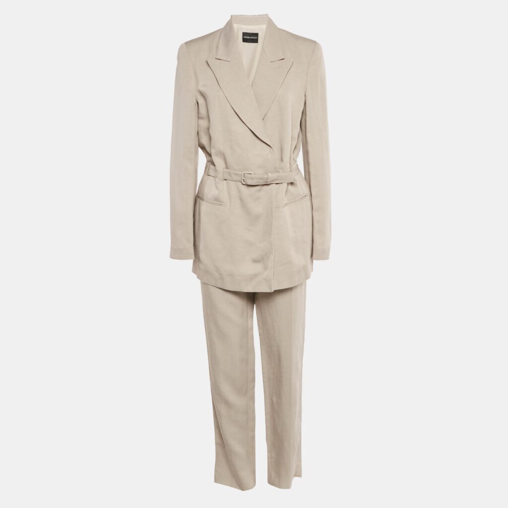 Emporio Armani Beige Crepe Blazer & Pants Set L Emporio Armani Beige Crepe Blazer & Pants Set L