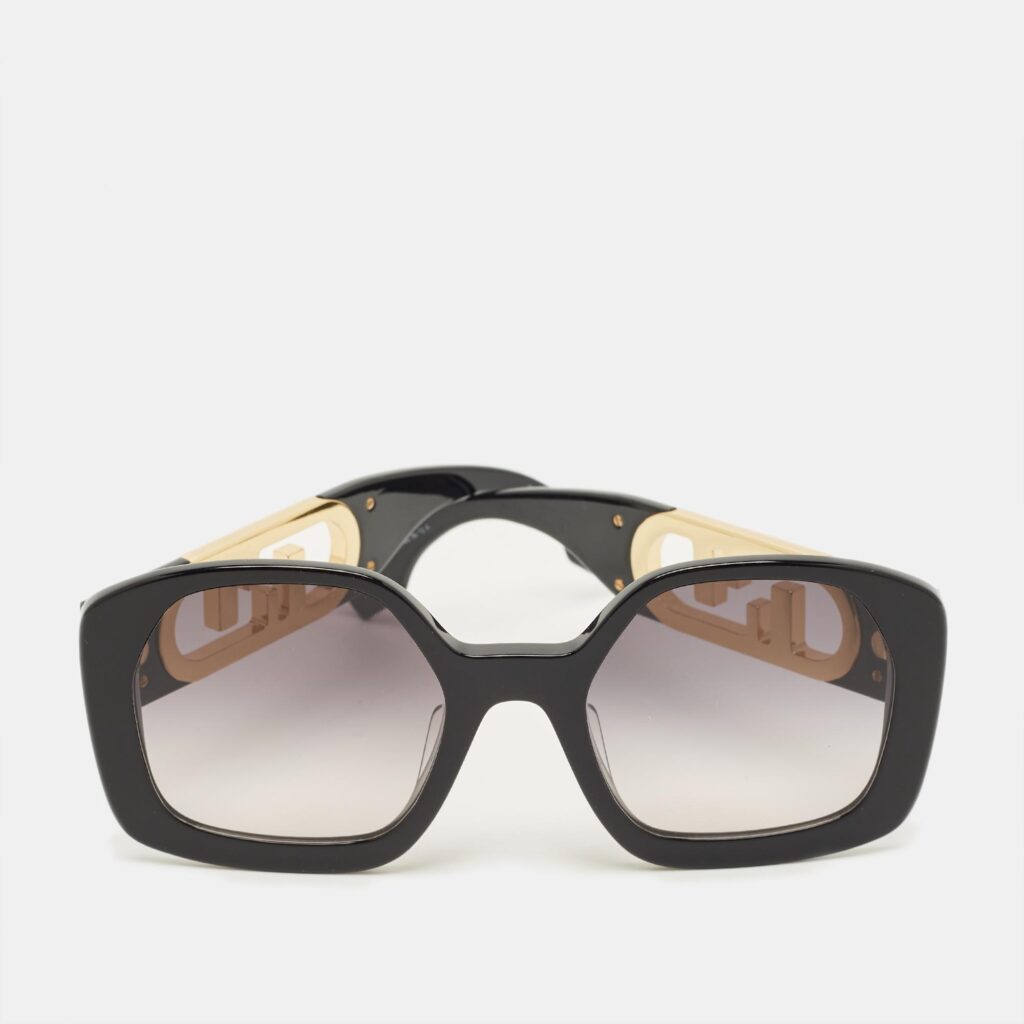 Fendi Black Gradient FE40048U Geometric Sunglasses Fendi Black Gradient FE40048U Geometric Sunglasses