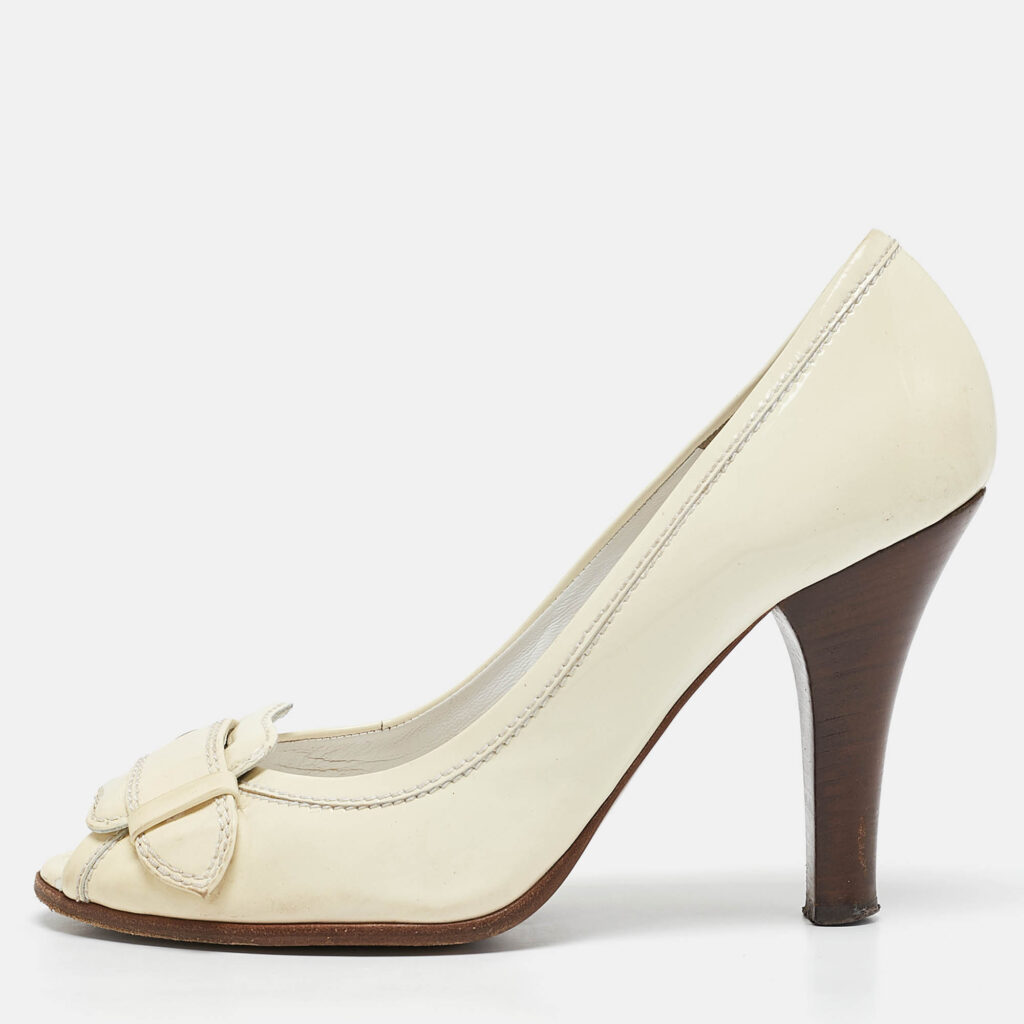 Fendi Cream Patent Leather Buckle Detail Open Toe Pumps Size 38 Fendi Cream Patent Leather Buckle Detail Open Toe Pumps Size 38