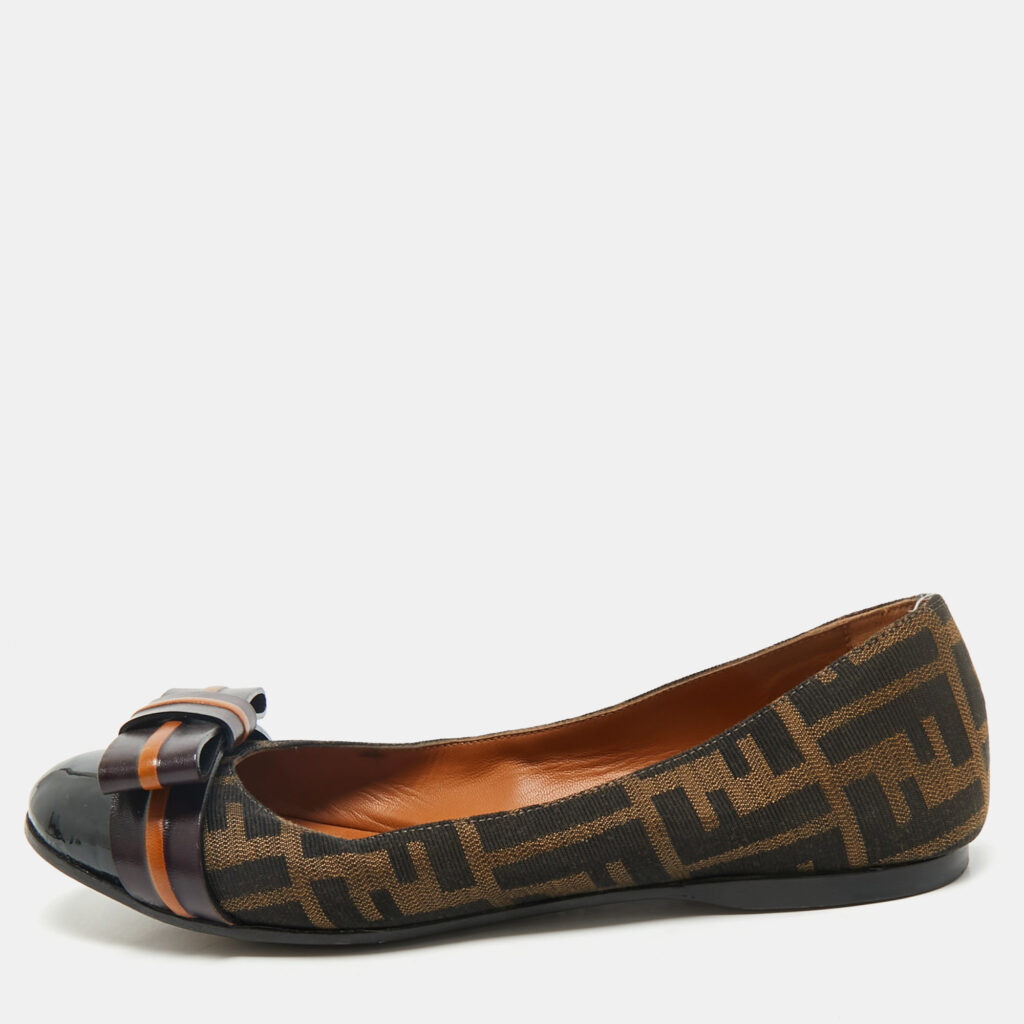 Fendi Brown/Black Zucca Canvas And Leather Bow Cap Toe Ballet Flats Size 37.5 Fendi Brown/Black Zucca Canvas And Leather Bow Cap Toe Ballet Flats Size 37.5