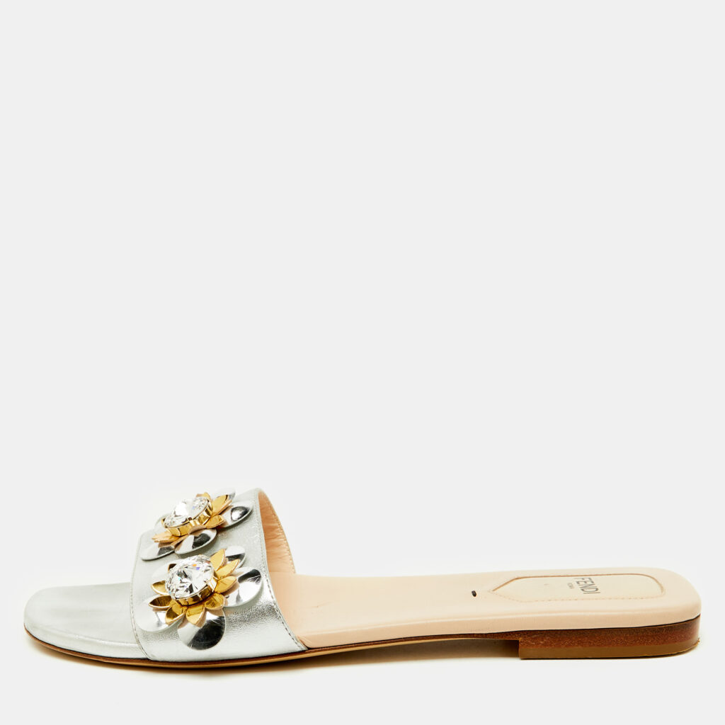 Fendi Silver Leather Flowerland Embellished Flat Slide Sandals Size 38 Fendi Silver Leather Flowerland Embellished Flat Slide Sandals Size 38