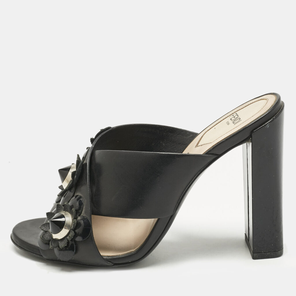 Fendi Black Patent and Leather Flowerland Criss Cross Slide Sandals Size 36 Fendi Black Patent and Leather Flowerland Criss Cross Slide Sandals Size 36