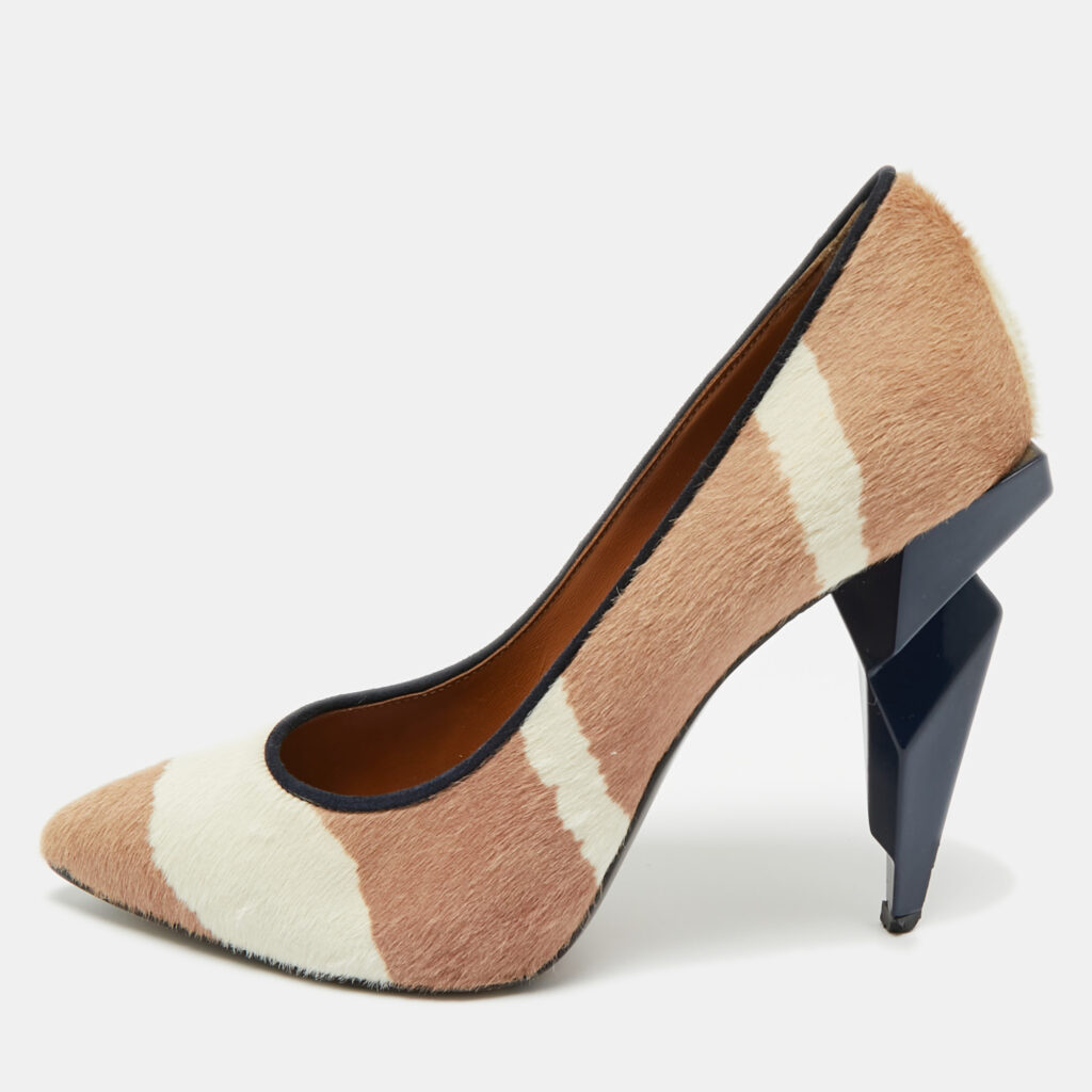 Fendi Beige/White Zebra Print Calf Hair Diamond Heel Pumps Size 38.5 Fendi Beige/White Zebra Print Calf Hair Diamond Heel Pumps Size 38.5