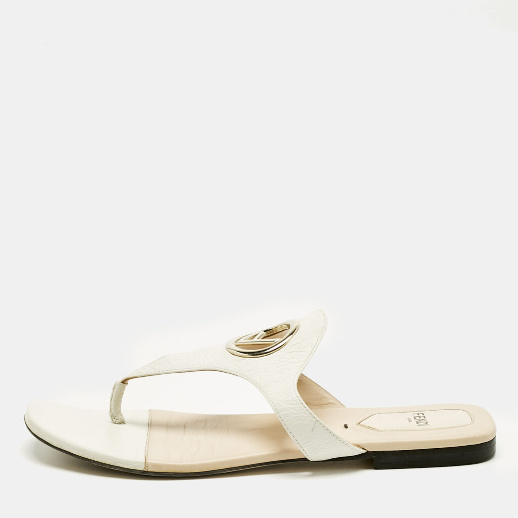 Fendi Off White Leather Thong Flat Sandals Size 38 Fendi Off White Leather Thong Flat Sandals Size 38