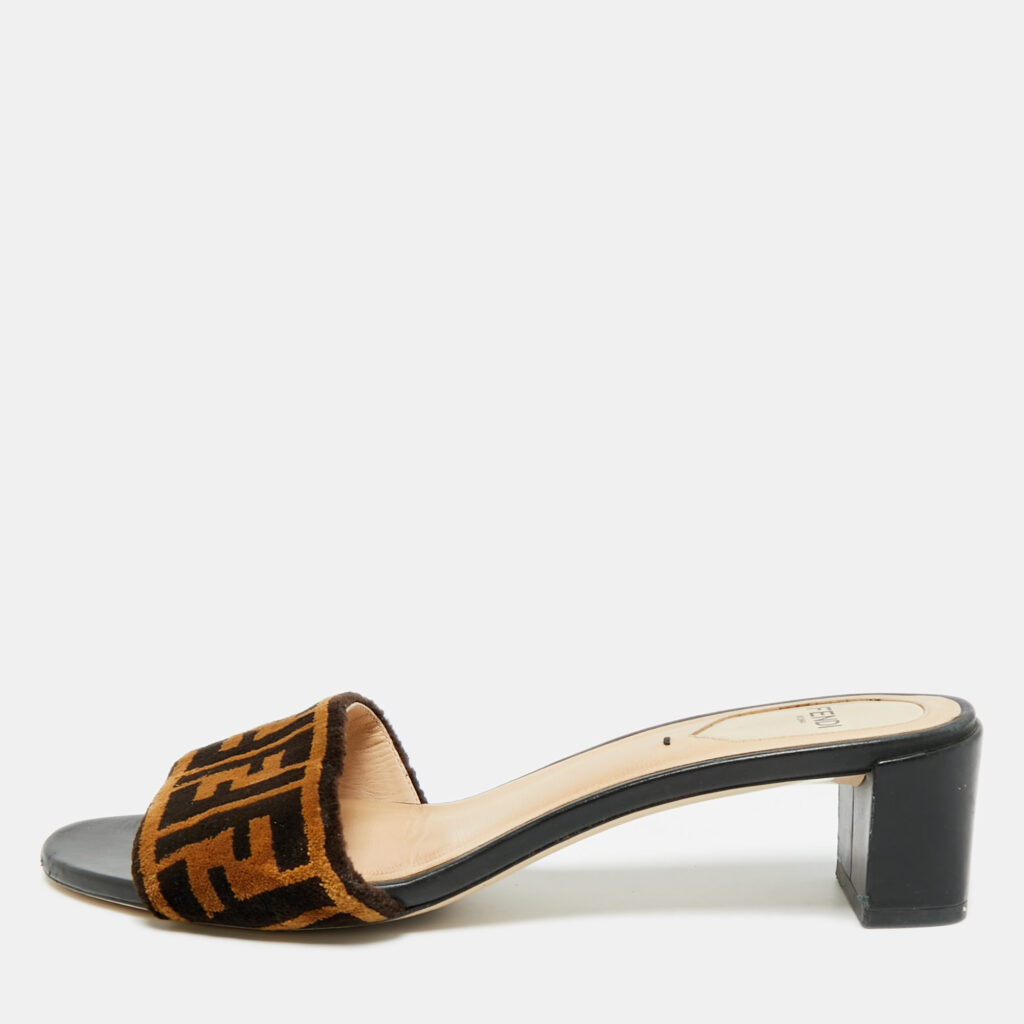 Fendi Size 38.5 Brown/Black Zucca Velvet Open-Toe Slide Sandals Fendi Size 38.5 Brown/Black Zucca Velvet Open-Toe Slide Sandals